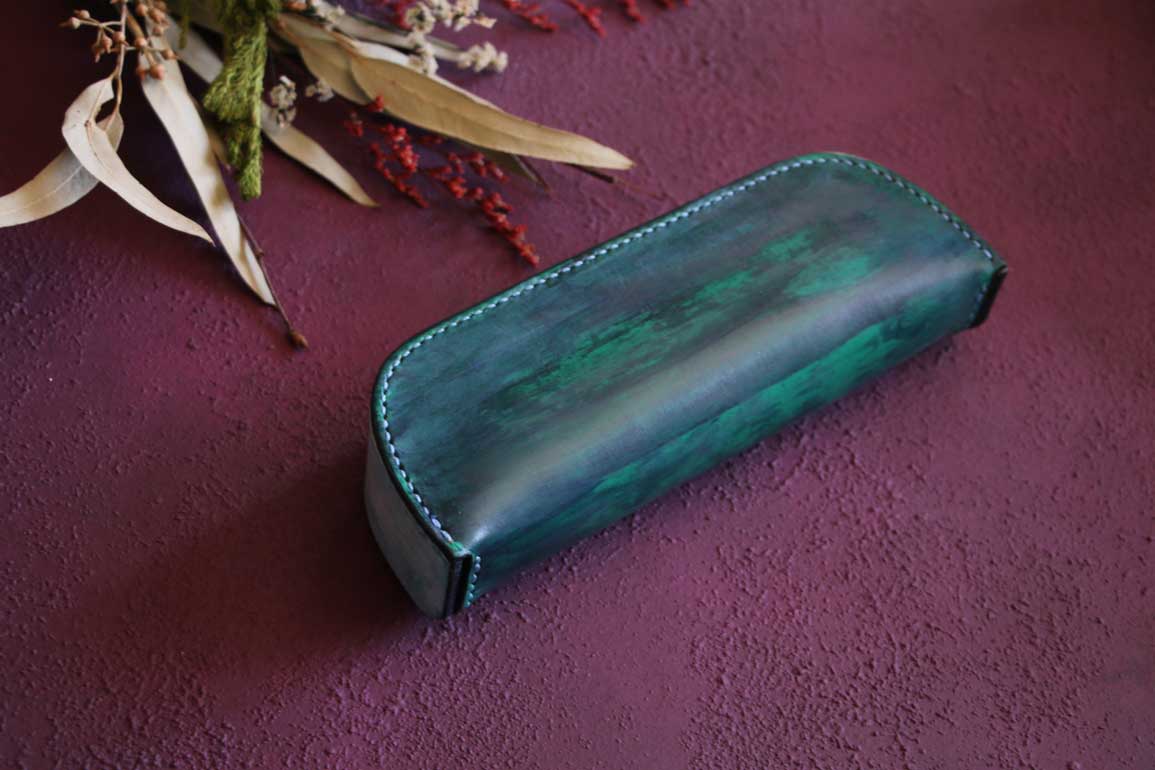 大容量立体レザーペンケース