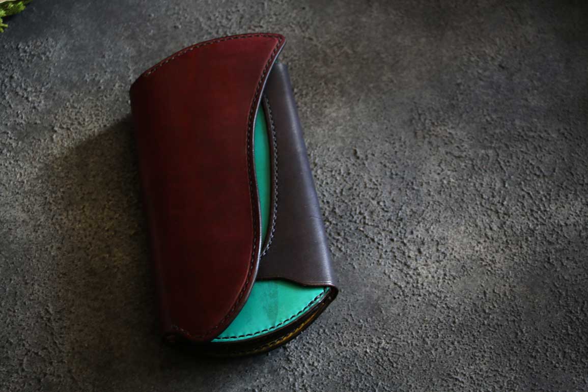 金具を使わない革ホックロングウォレット