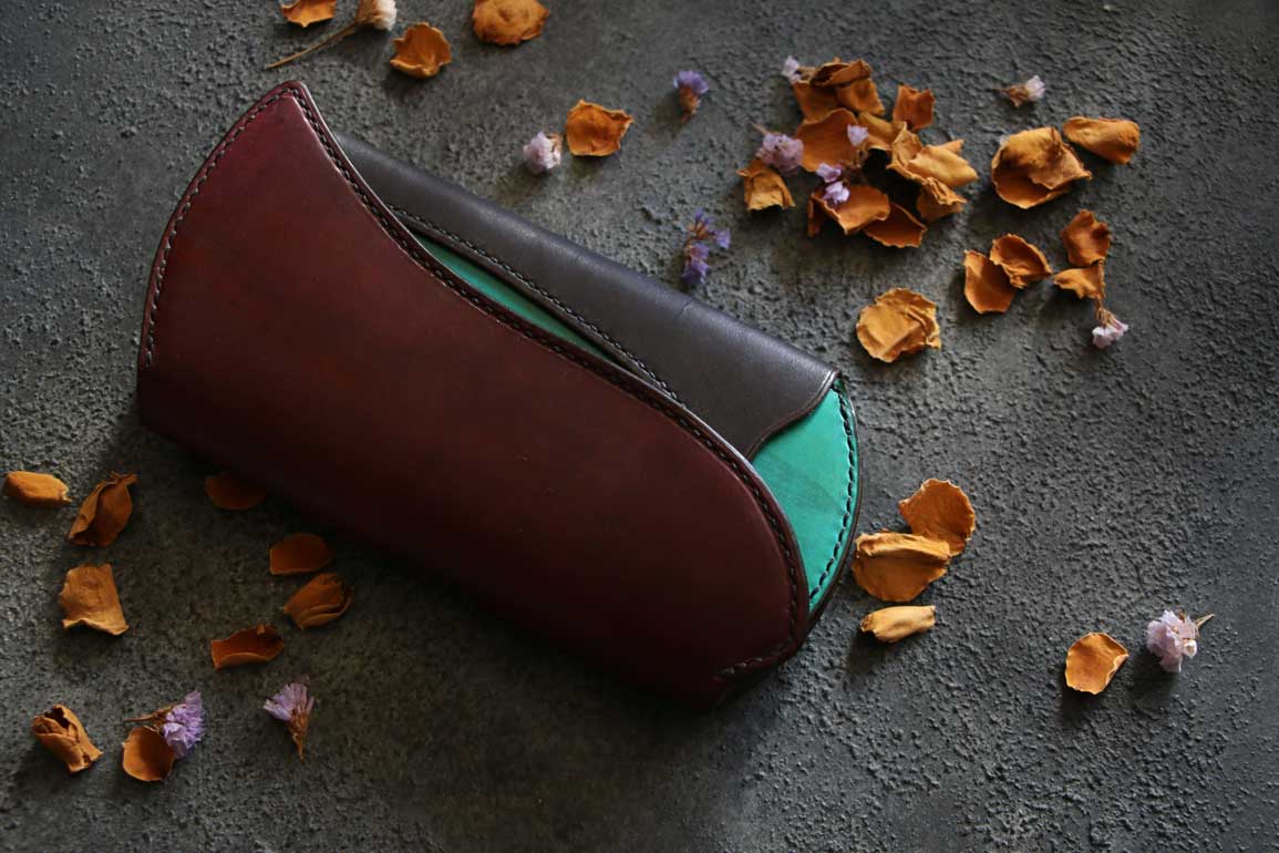 金具を使わない革ホックロングウォレット