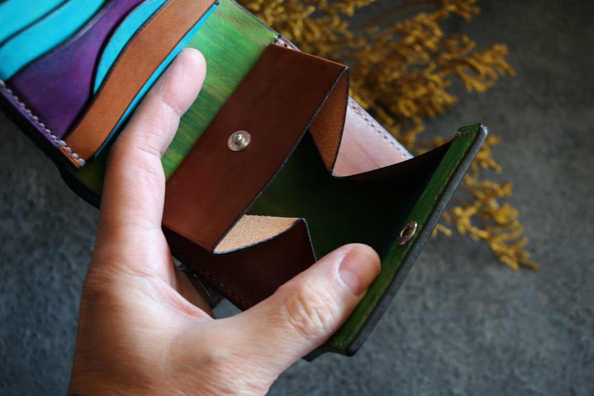 バイオレットレザーハーフウォレット