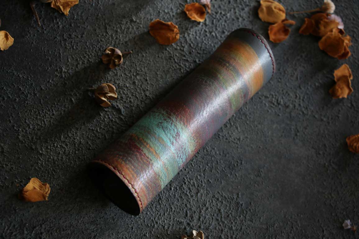 革のみでできたロールバトンペンケース