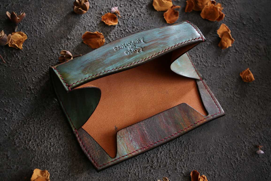 革のみでできたロールバトンペンケース