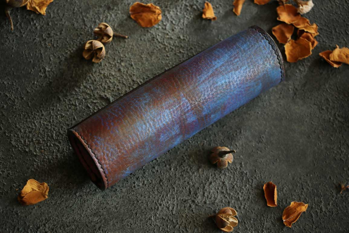 革のみでできたロールバトンペンケース