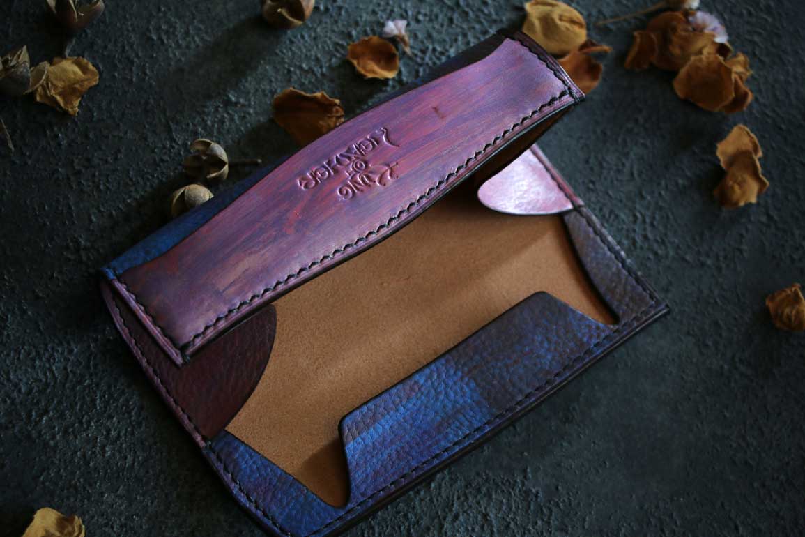 革のみでできたロールバトンペンケース