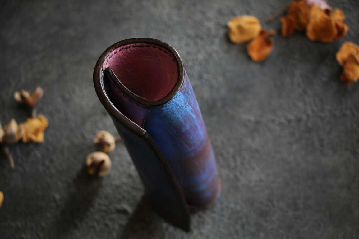 革のみでできたロールバトンペンケース