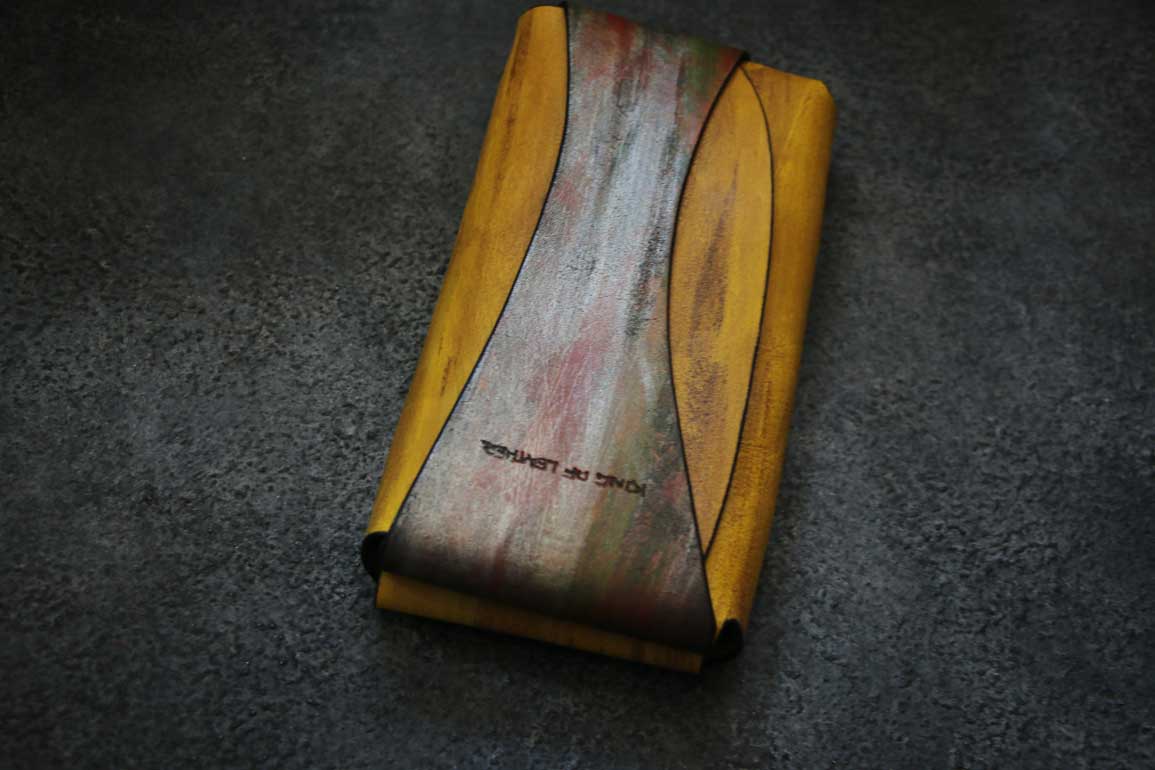 金具を使用しないコンパクト長財布