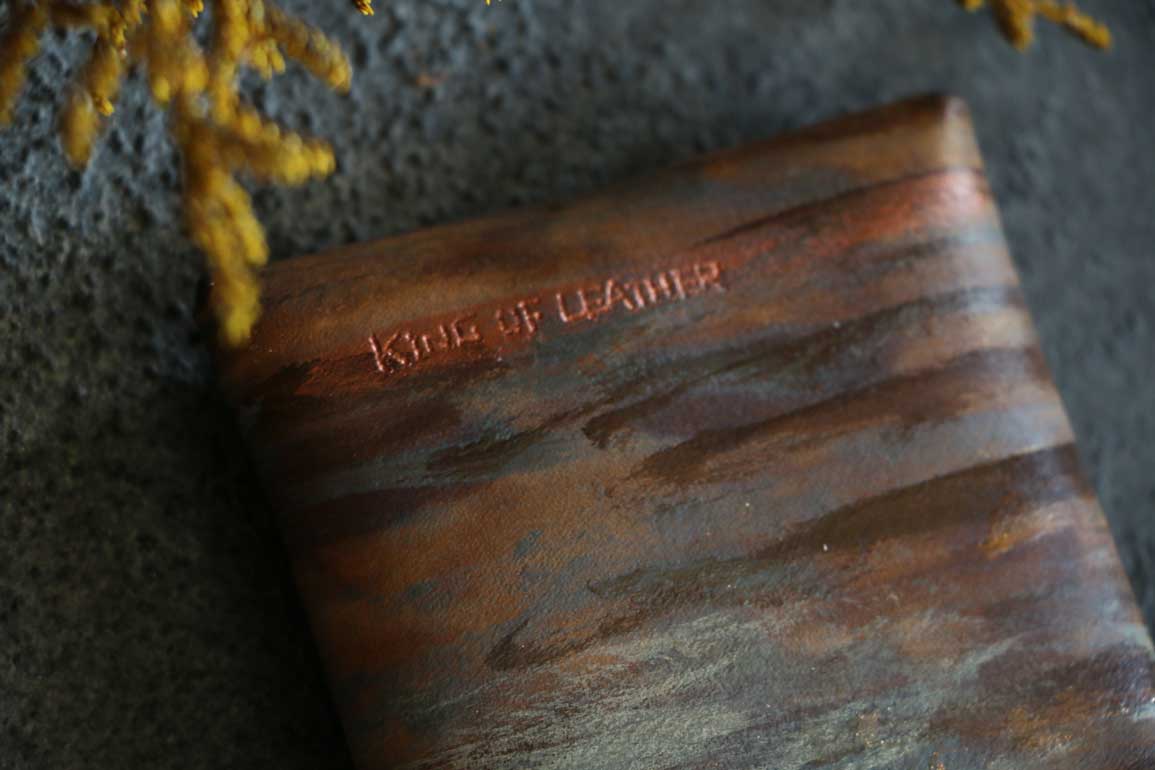 縫わないシームレスレザーコインケース