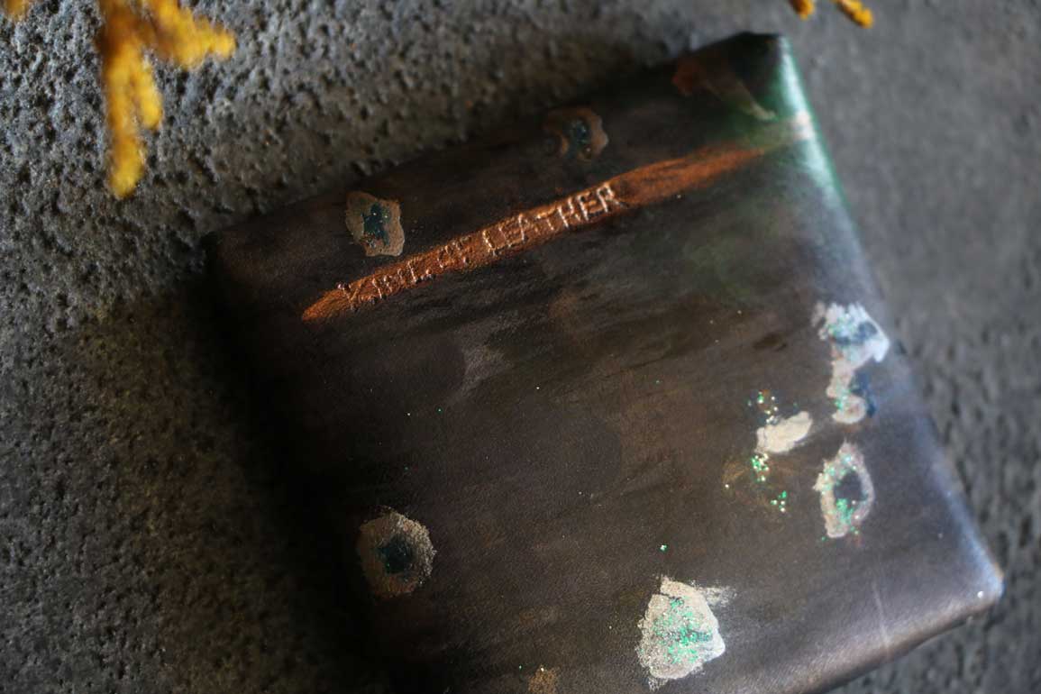 縫わない天目風シームレスレザーコインケース