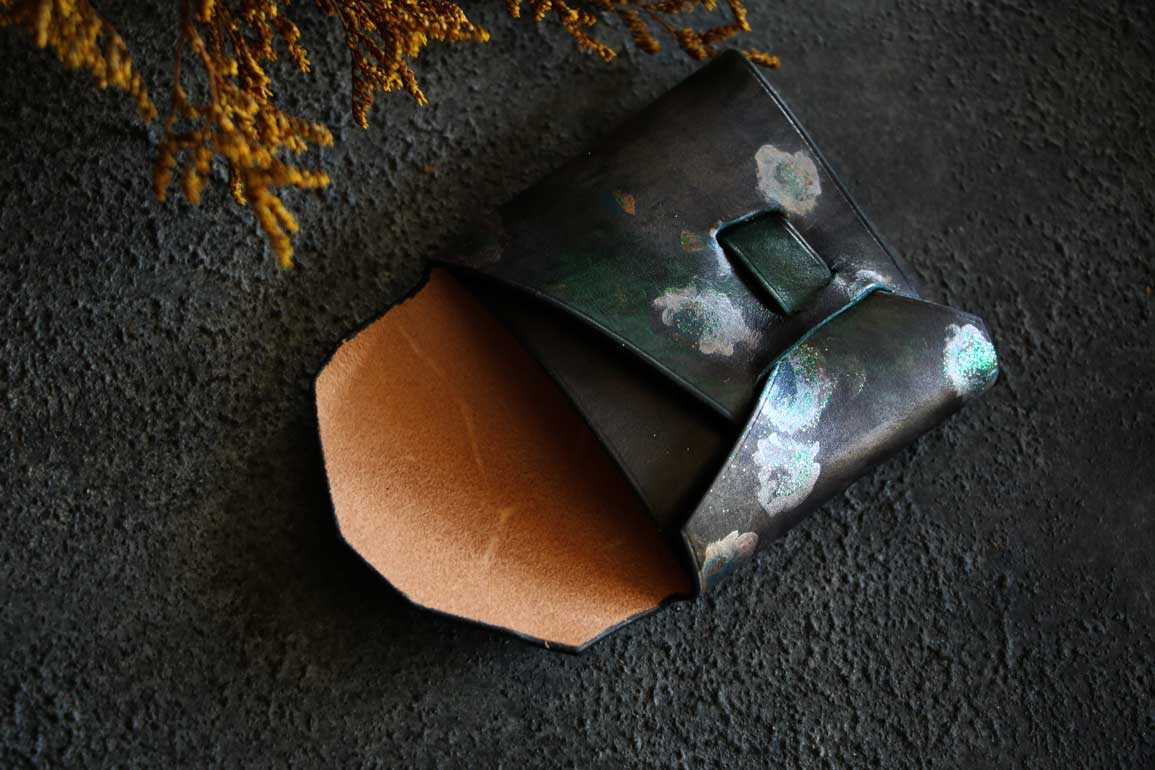 縫わない天目風シームレスレザーコインケース