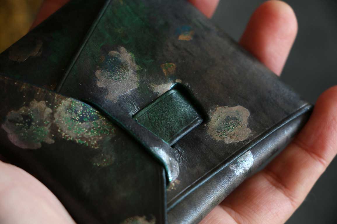 縫わない天目風シームレスレザーコインケース