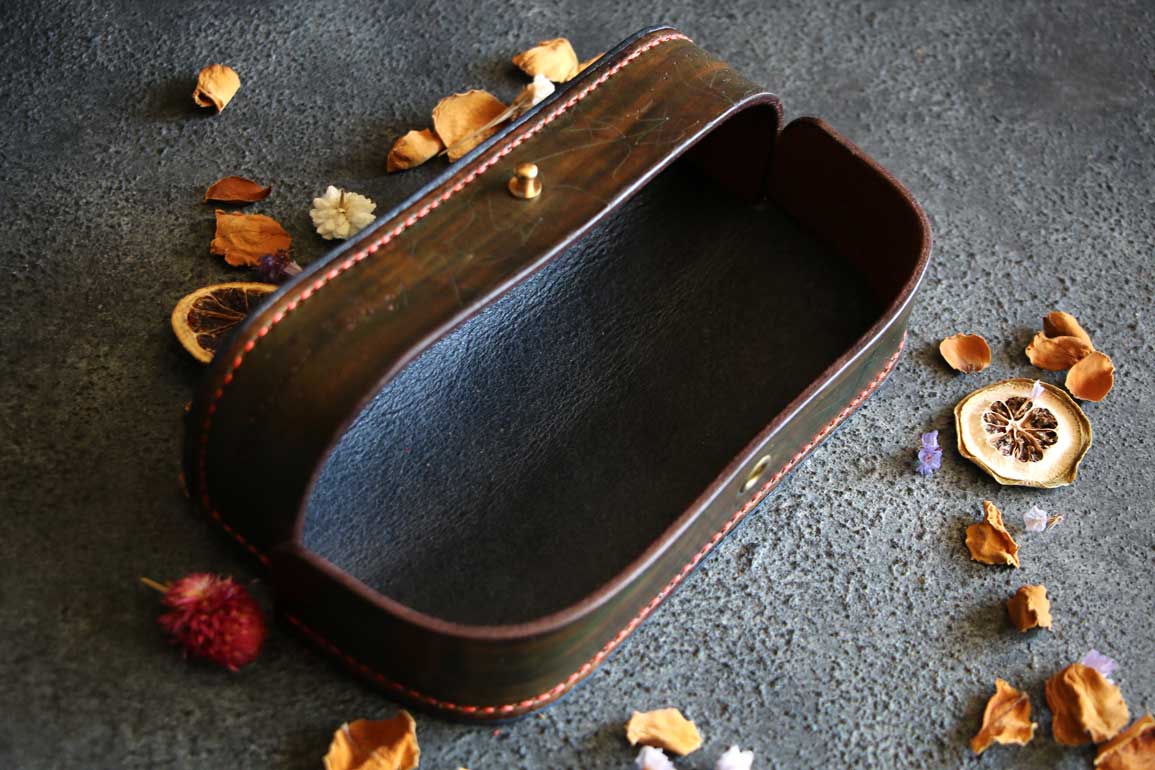 月型駒合わせ縫いペンケース