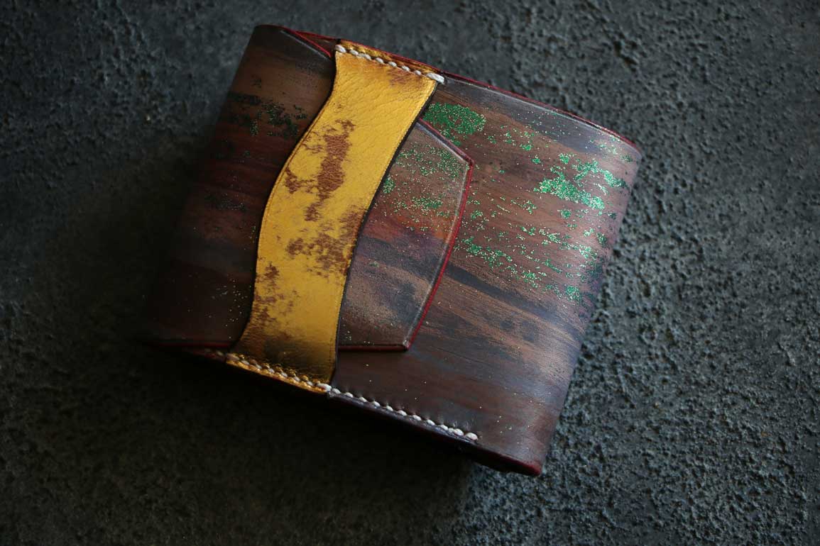 アンティークアートハーフウォレット