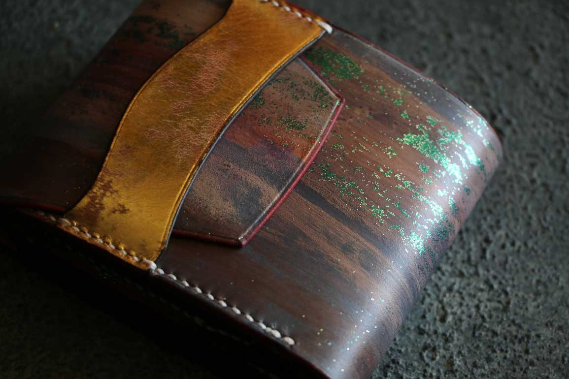 アンティークアートハーフウォレット