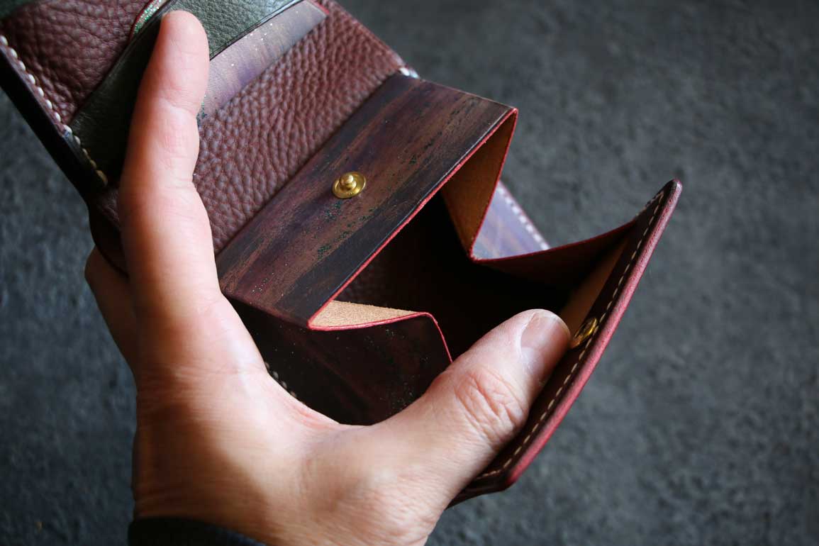 アンティークアートハーフウォレット