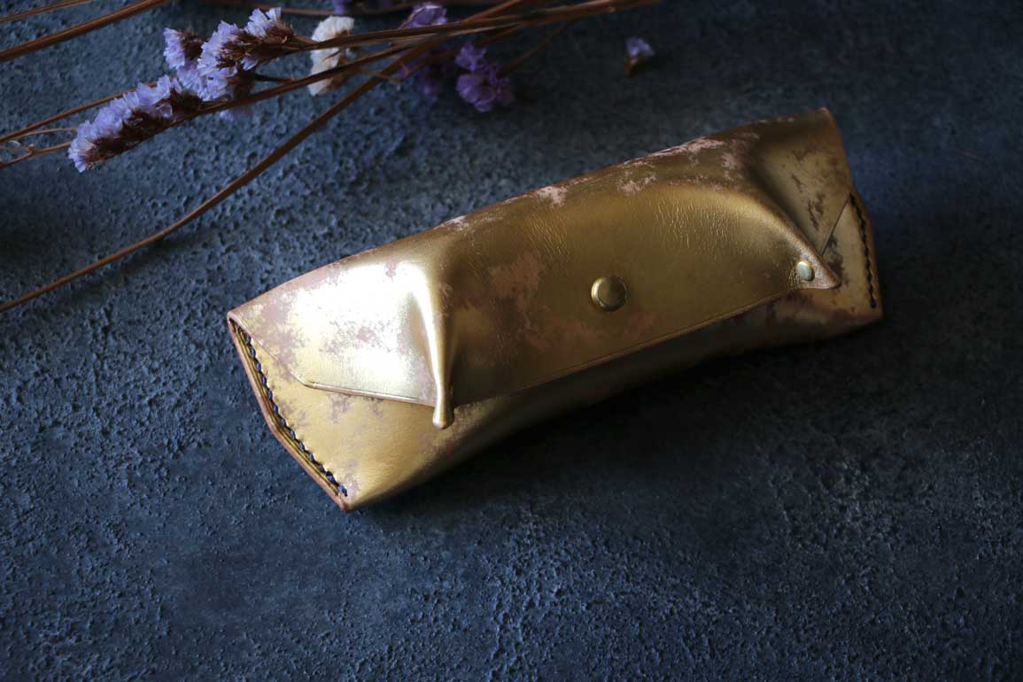ビンテージ金箔レザーメガネケース