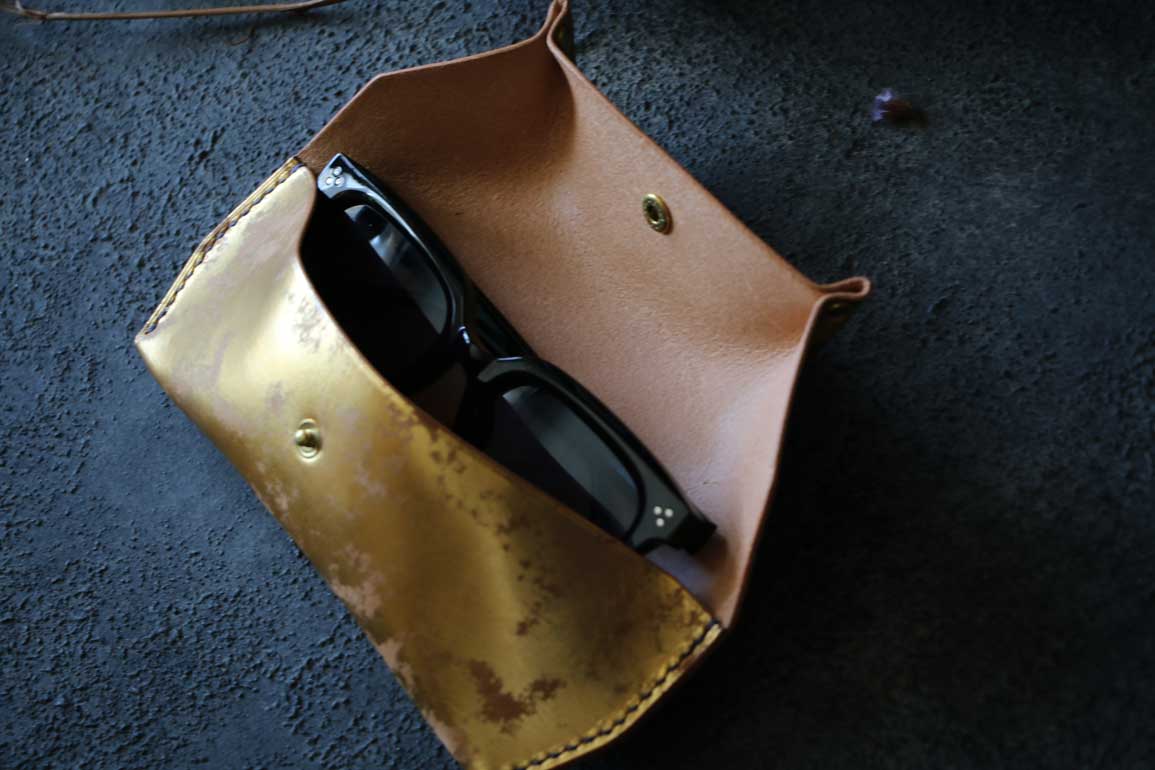 ビンテージ金箔レザーメガネケース