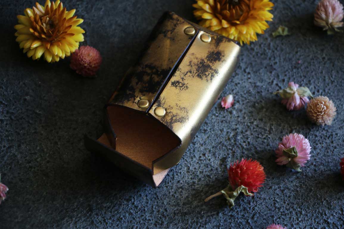 金箔レザーキャラメルボックス