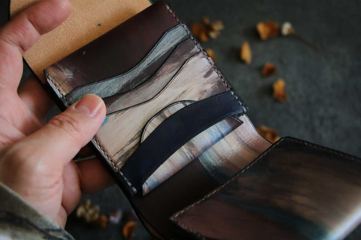 シルバーブラック革財布