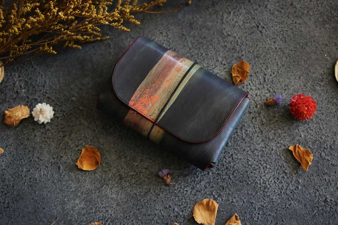 シームレススライド式名刺入れ