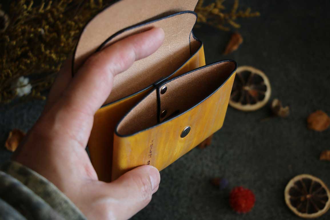 シームレススライド式名刺入れ