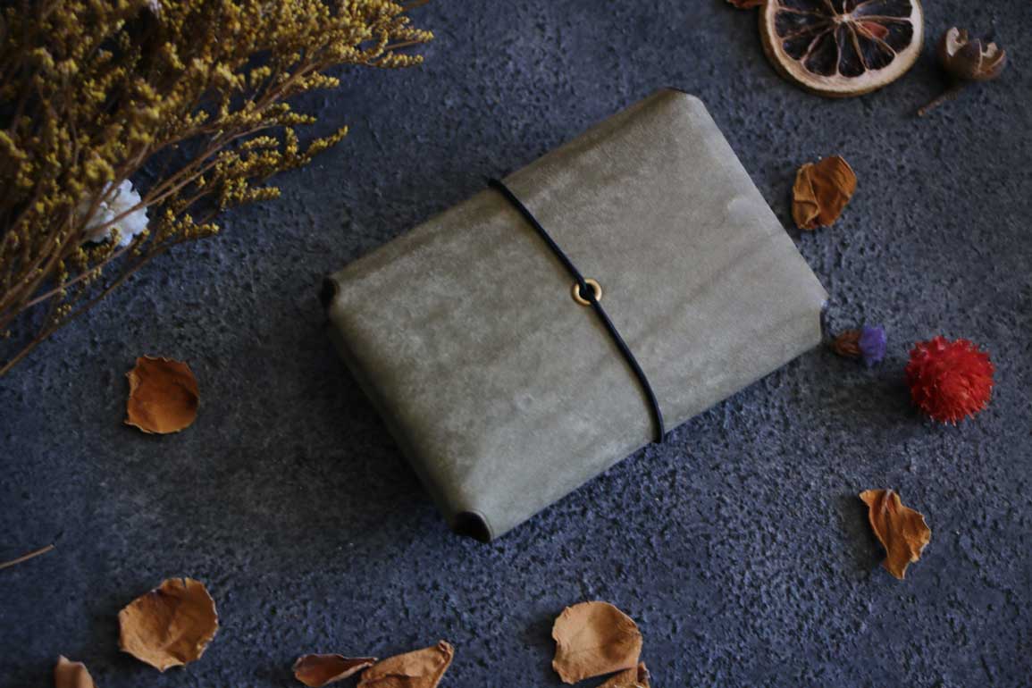 シームレススライド式名刺入れ