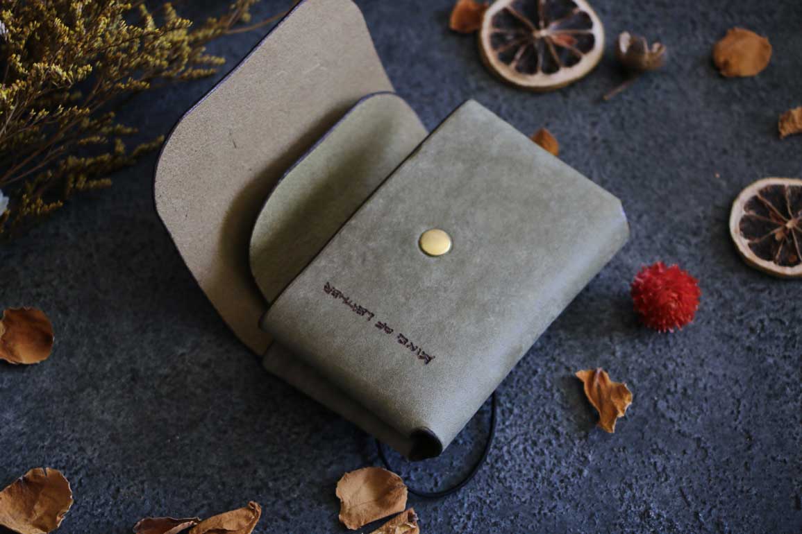 シームレススライド式名刺入れ