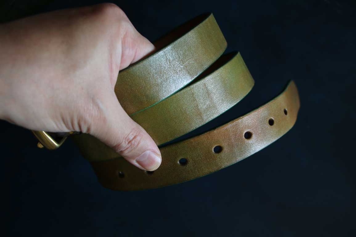 真鍮金具ゴールドレザーベルト